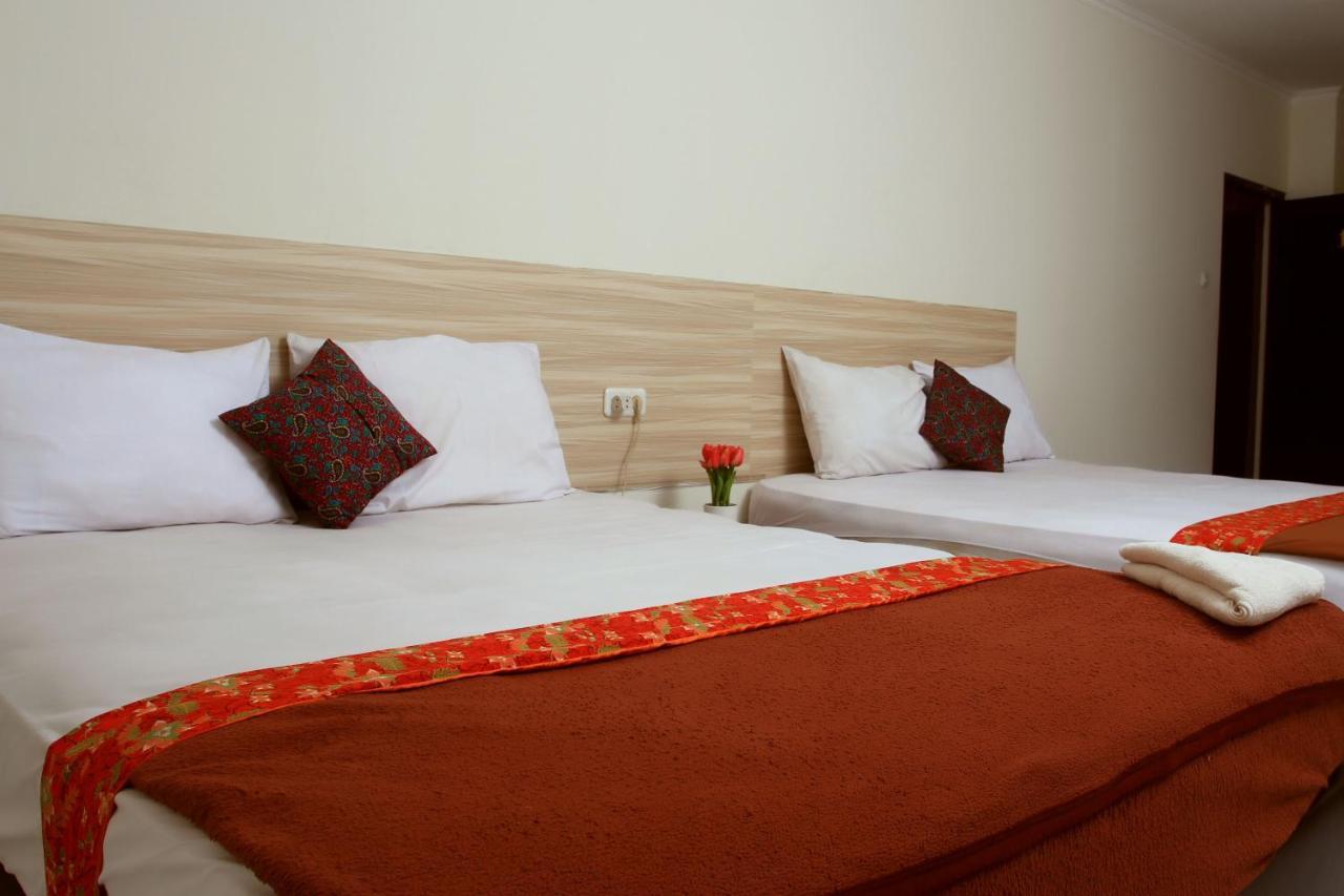 Hotel Bantal Guling Trans Bandung Esterno foto