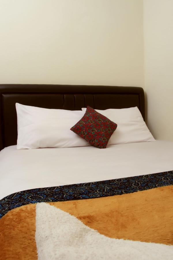 Hotel Bantal Guling Trans Bandung Esterno foto